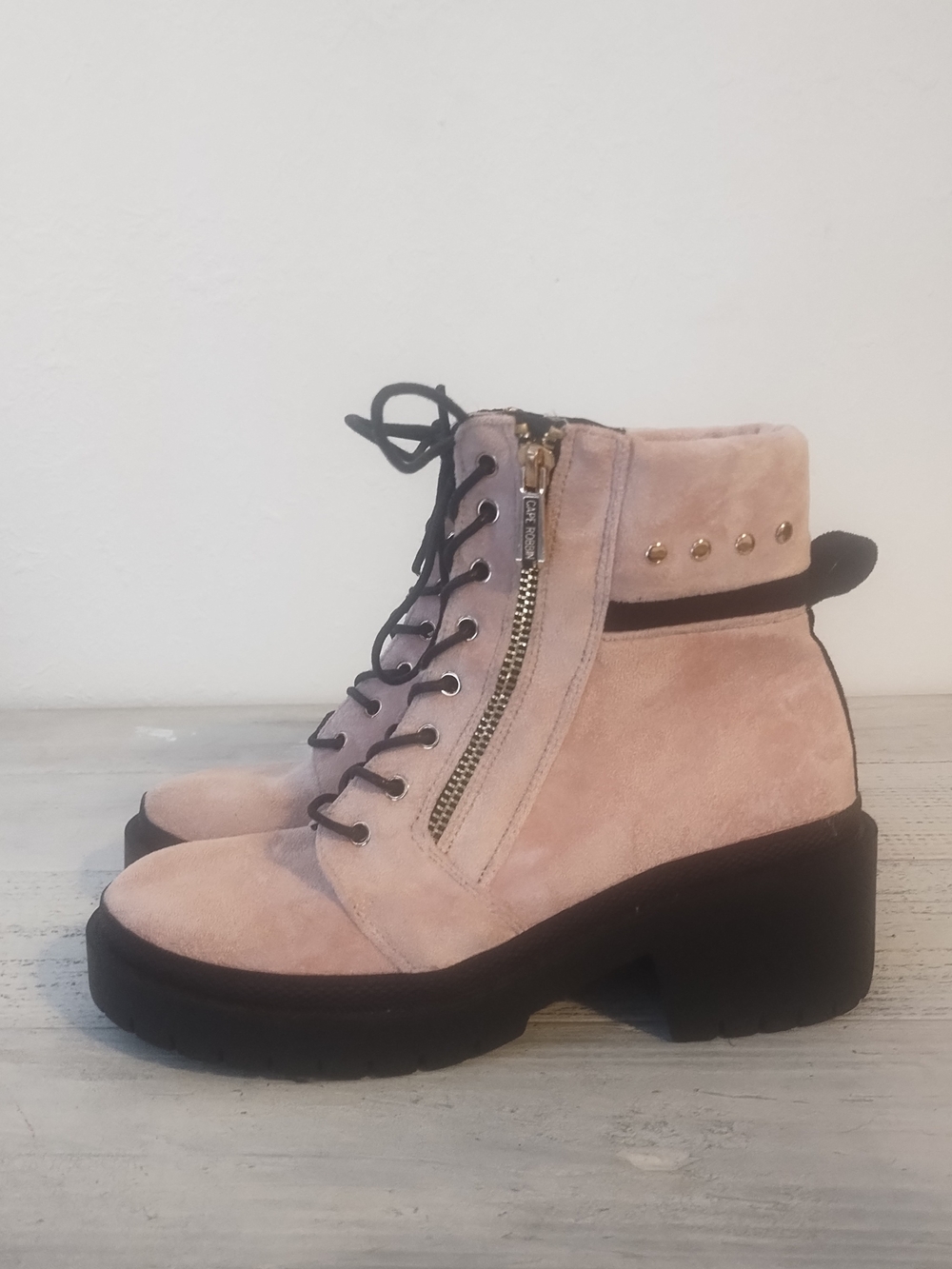 Cape Robbin women's size 7 modern punk lace combat boots color pink
